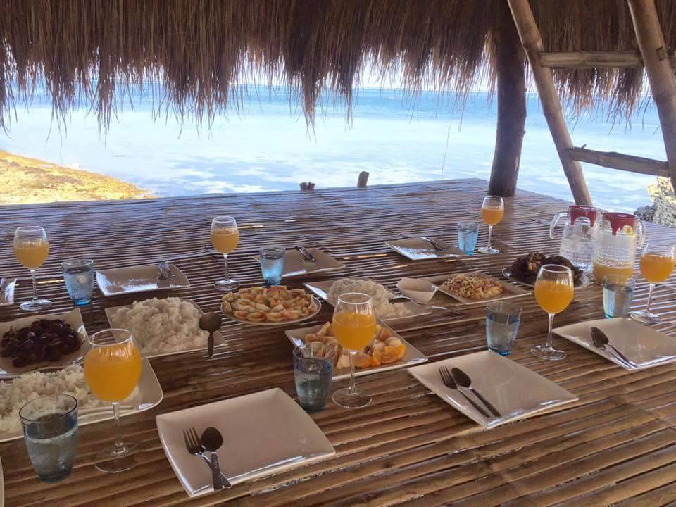Birdland Beach Club Bolinao Buitenkant foto